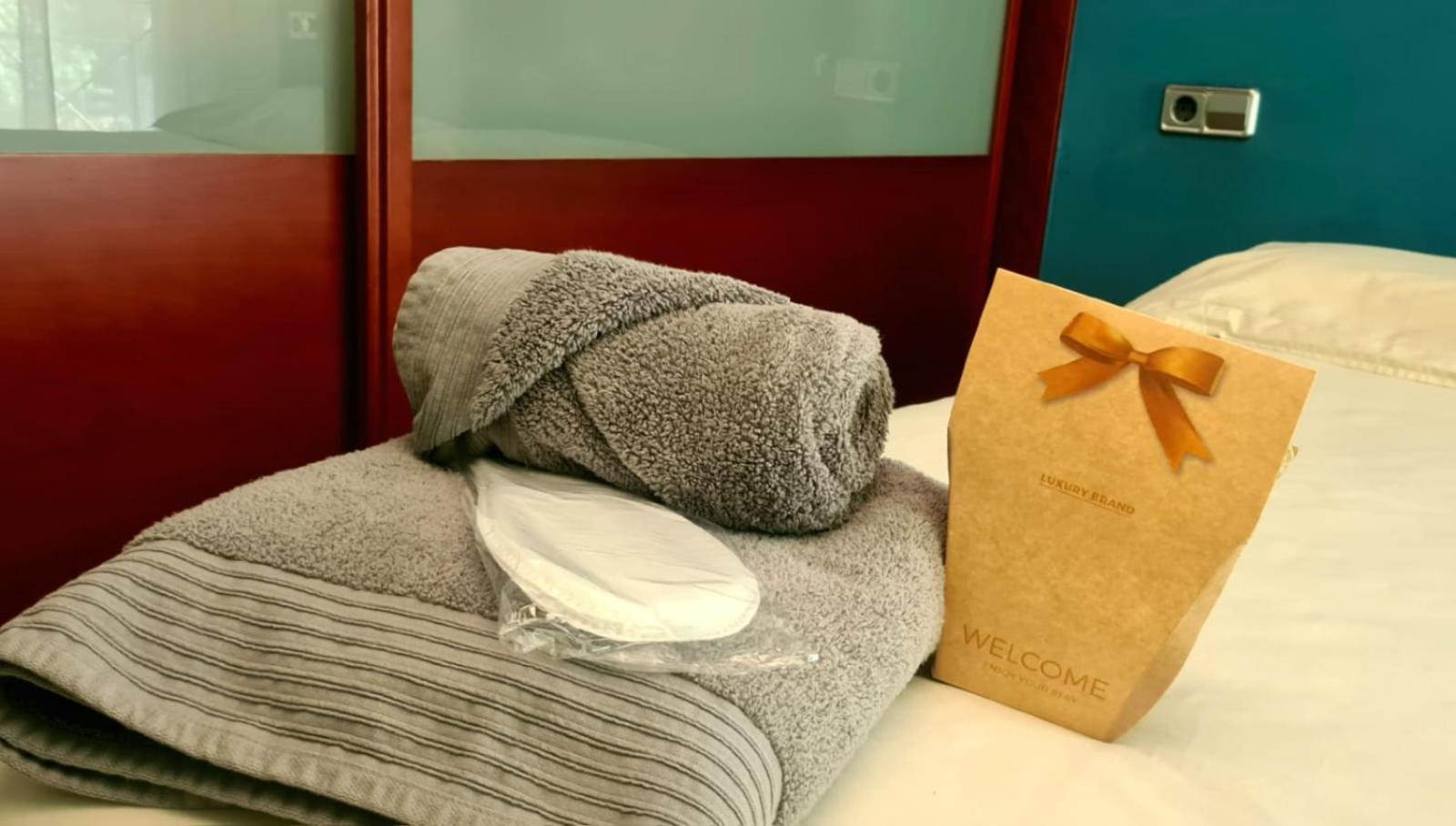 Acogedor Apartamento Girona Centro Apartment Luaran gambar